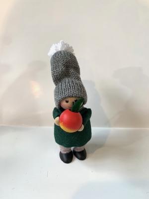 ノルディカニッセ　リンゴを持った男の子　Nordic　Forest