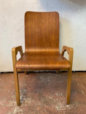 アクセル・ラーソン　(Axel　Larsson)　Svangsta　Stilmobler社製　ダイニングチェア　ヴィンテージ　肘付き